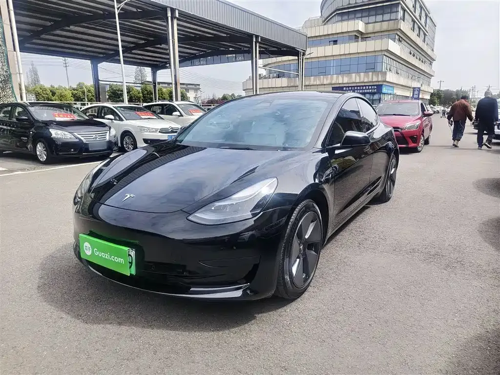Tesla Model 3 — фото 7