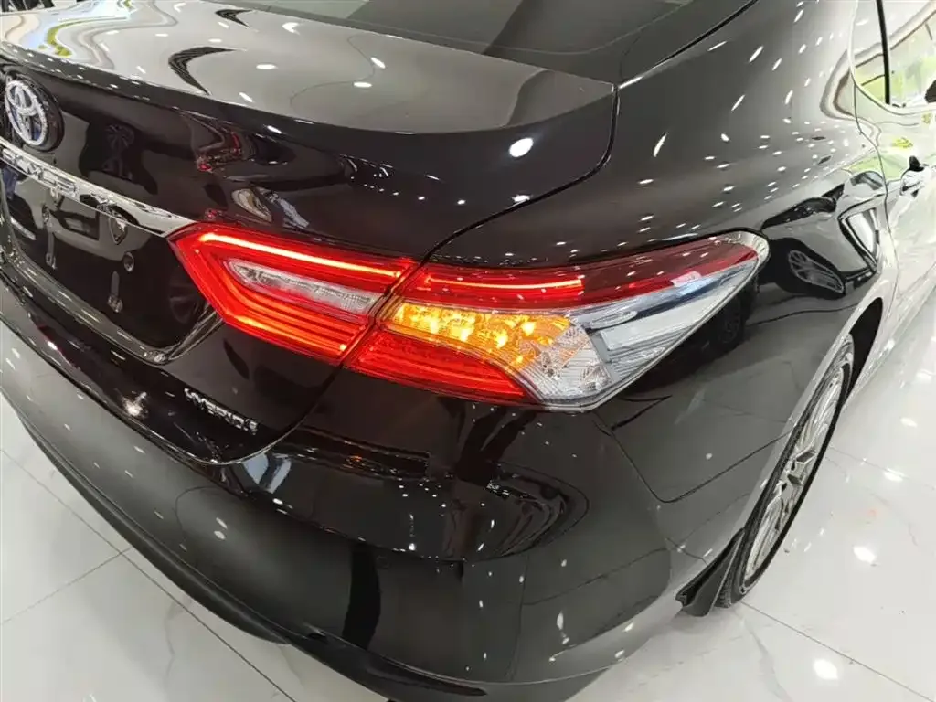 Toyota Camry — фото 6