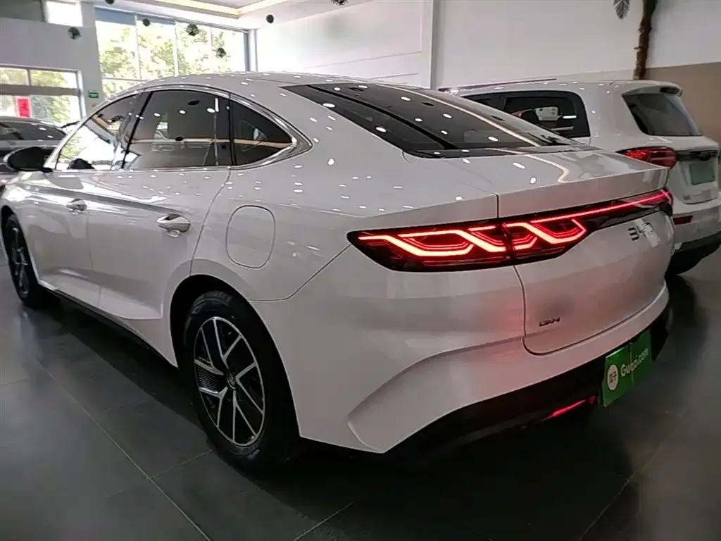 BYD Qin L — фото 8