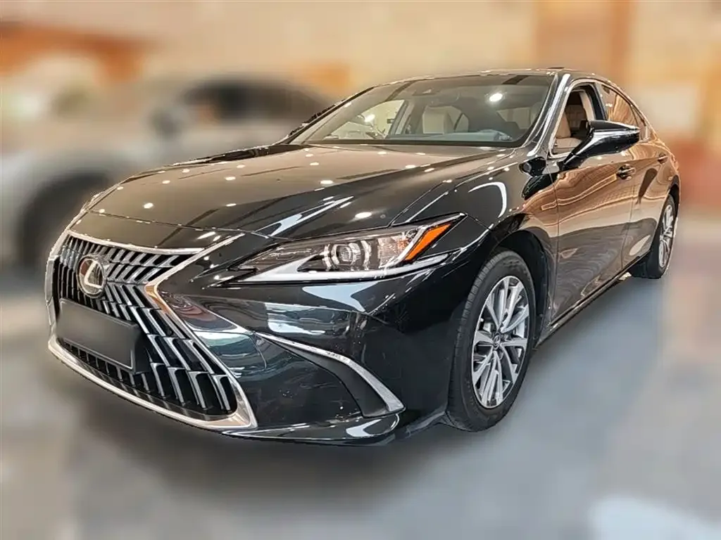 Lexus ES — фото 1