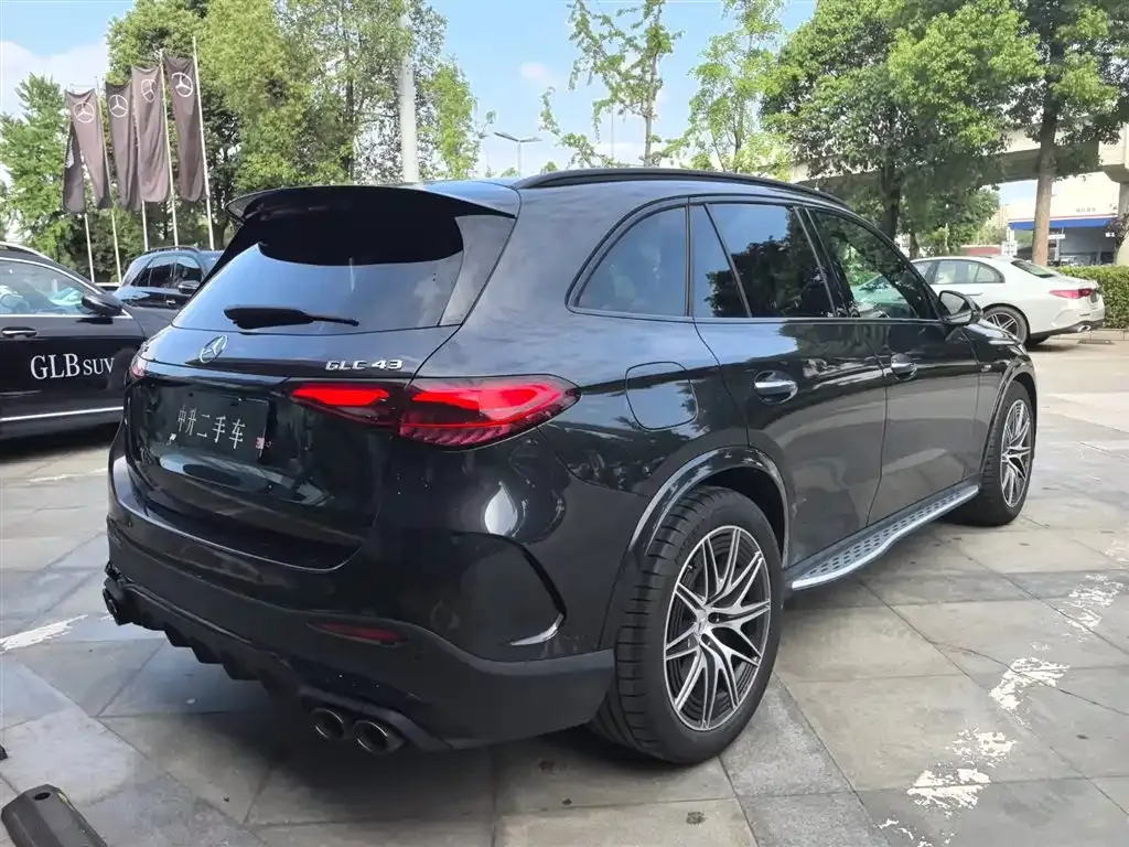 Mercedes-Benz GLC AMG — фото 10