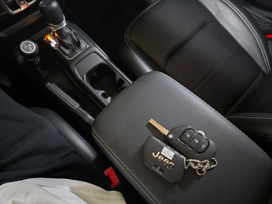 Jeep Wrangler 2023 из KR, фото 4