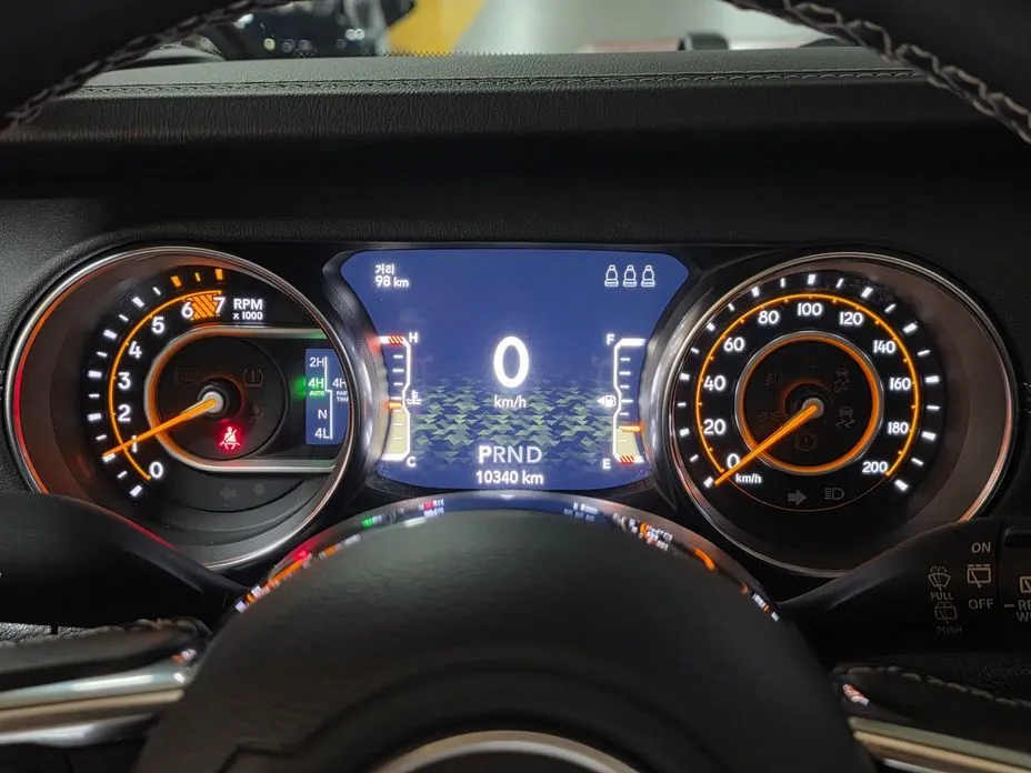 Jeep Wrangler 2023 из KR, фото 7