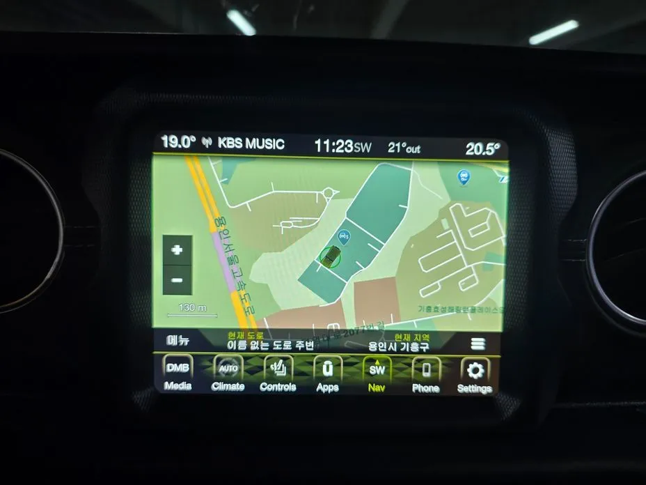 Jeep Wrangler 2023 из KR, фото 3
