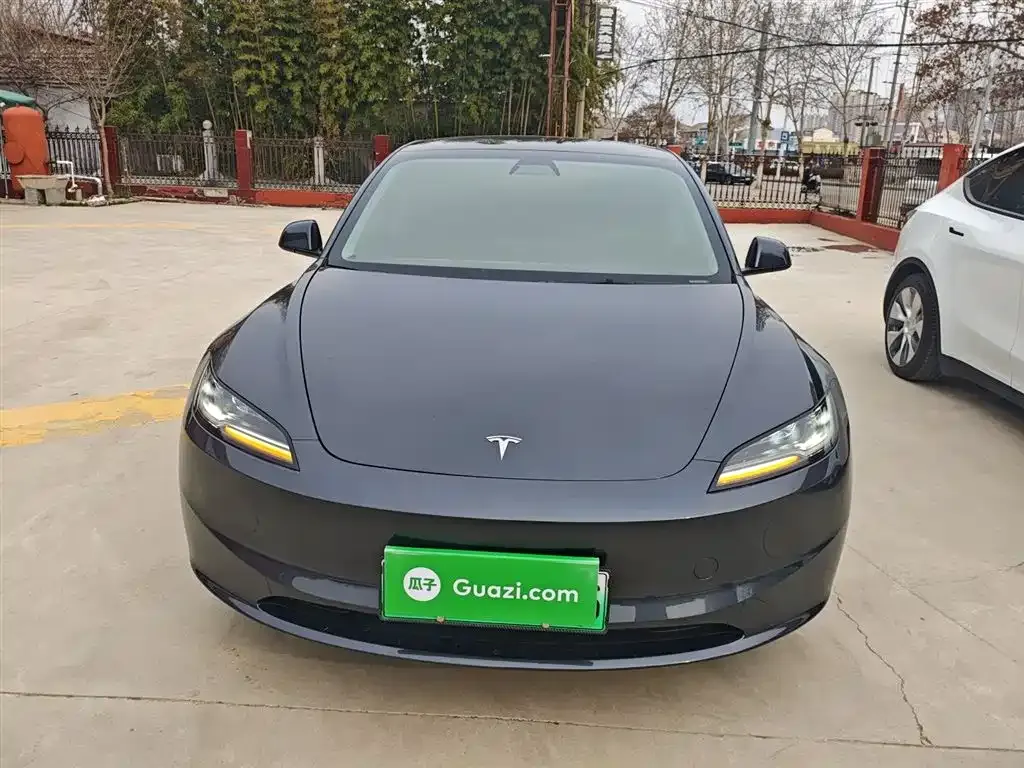Tesla Model 3 — фото 10