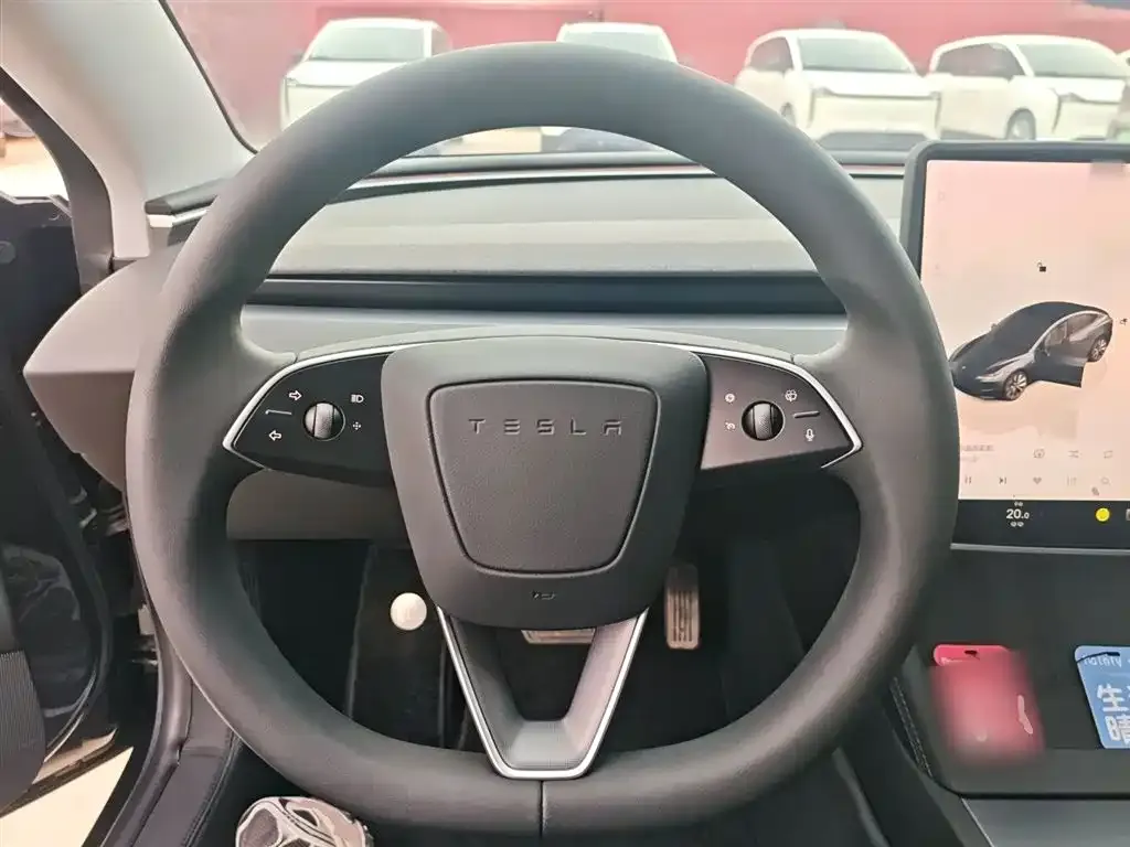Tesla Model 3 — фото 5