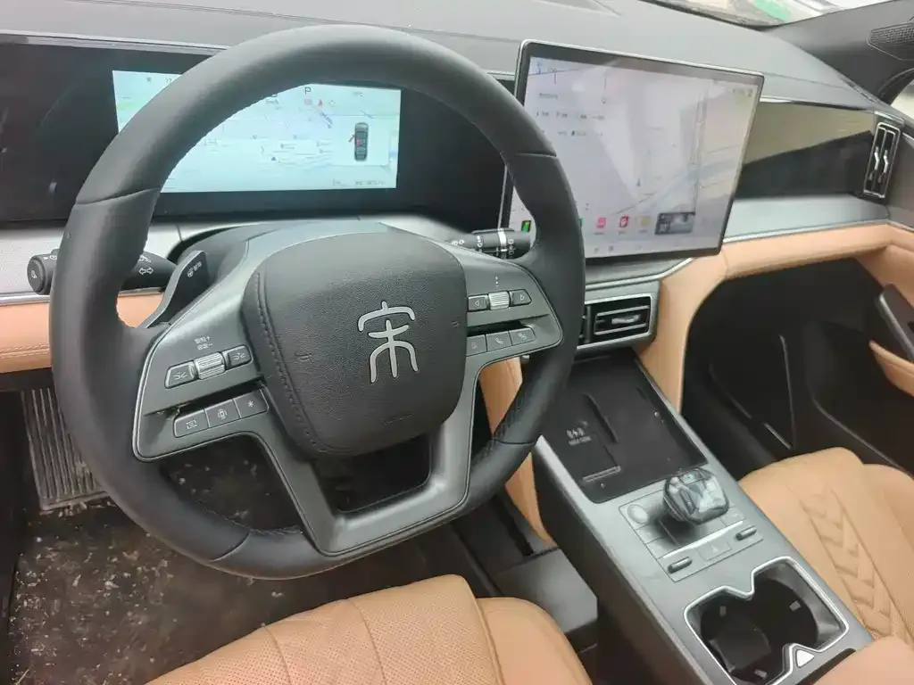 BYD L DM-i — фото 8
