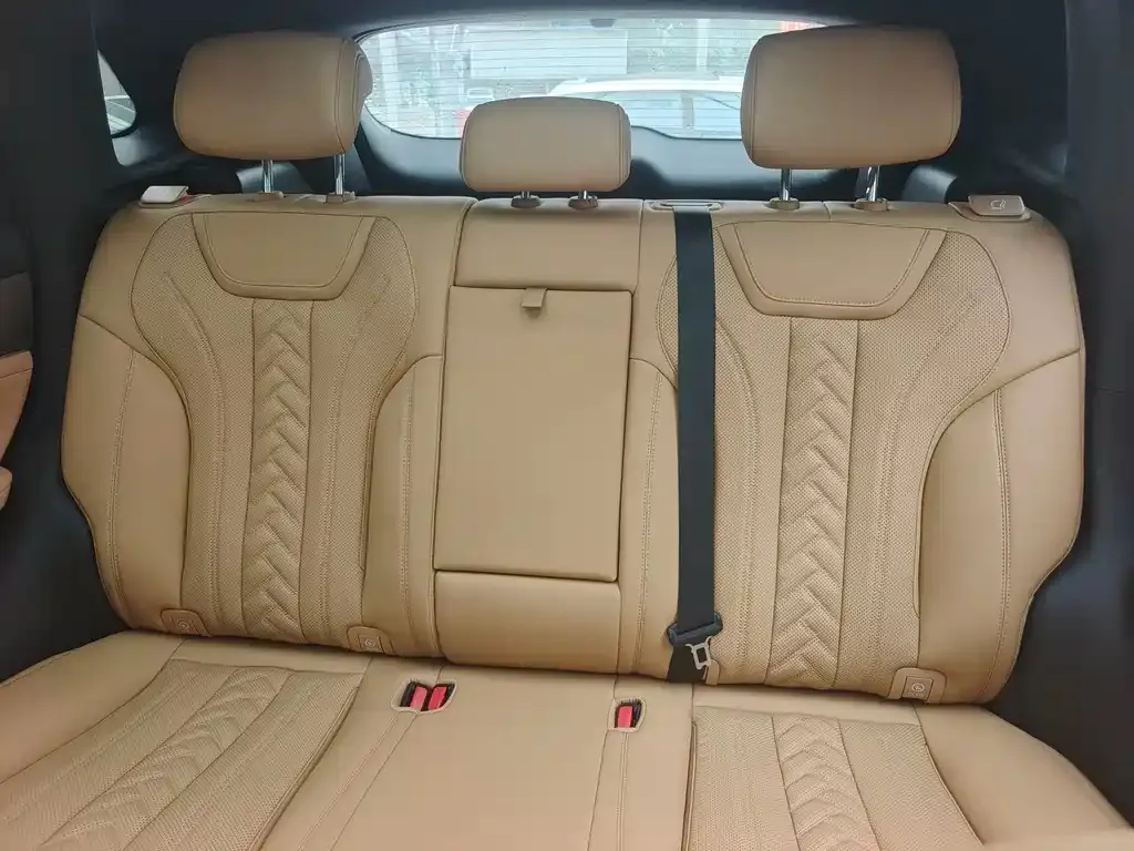 BYD L DM-i — фото 4