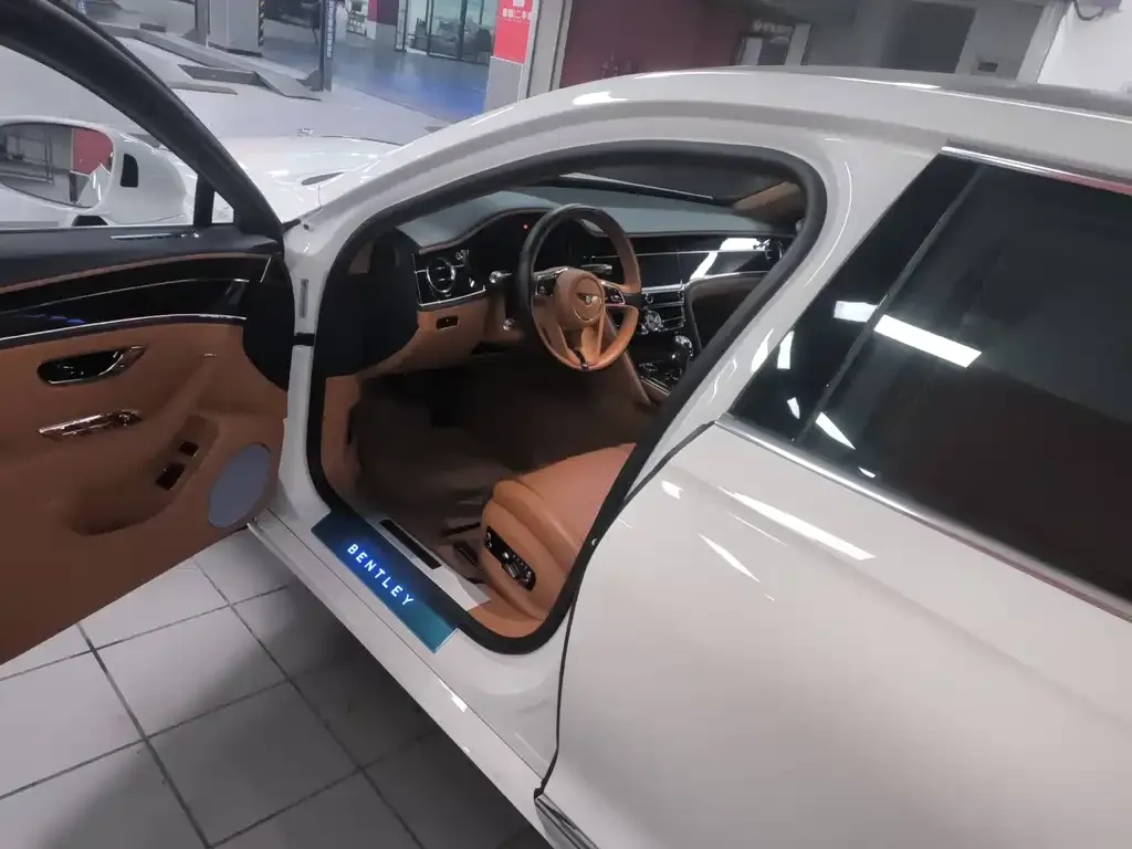 Bentley Flying Spur 2021 из CN, фото 4