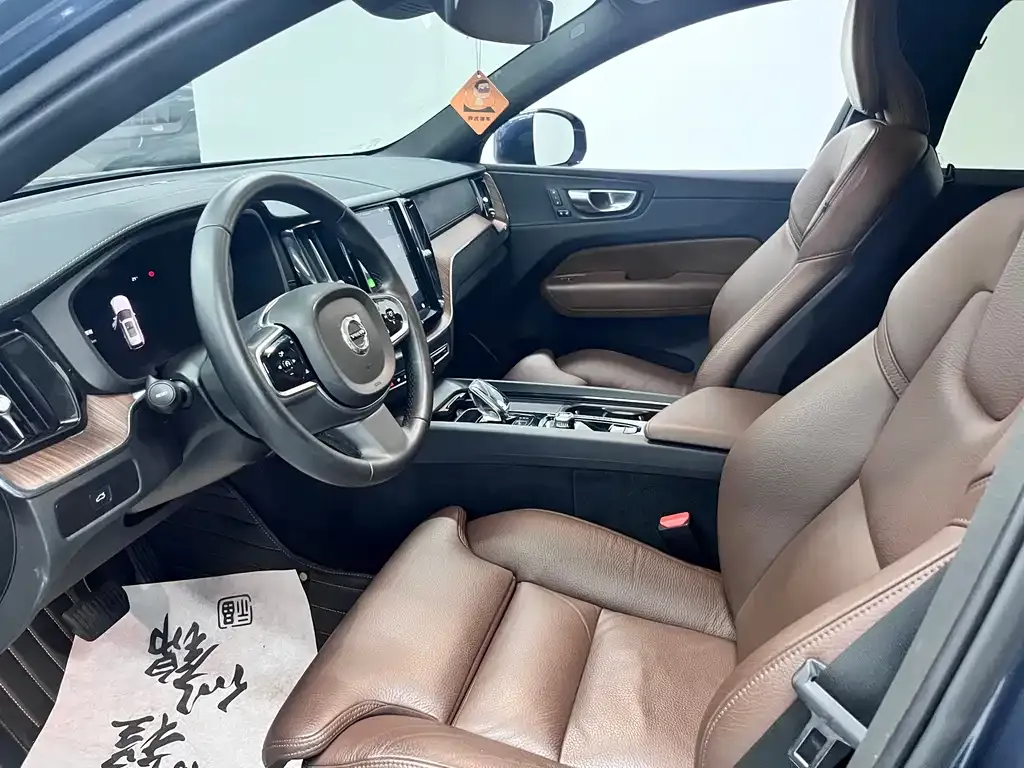 Volvo XC60 2024 из CN, фото 7