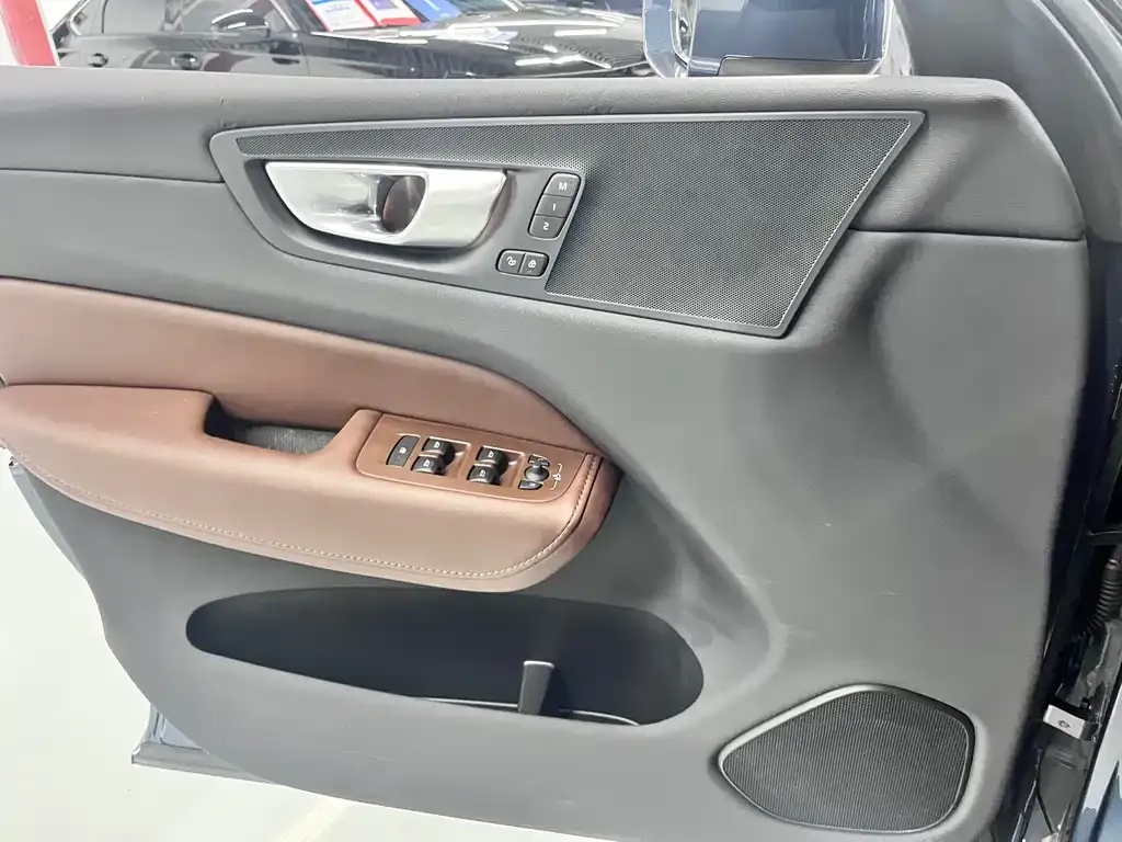 Volvo XC60 2024 из CN, фото 4