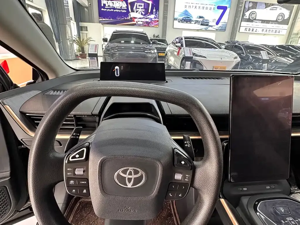 Toyota bZ3 2023 из CN, фото 7