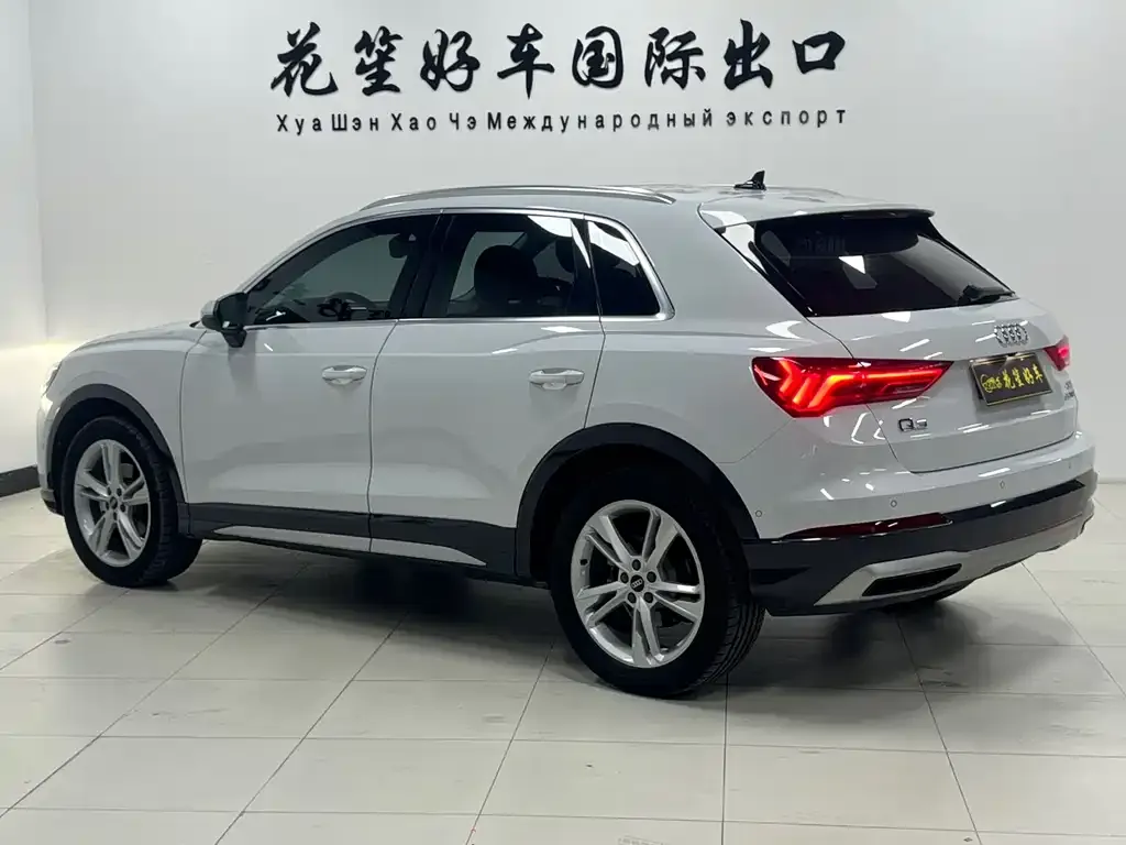 Audi Q3 — фото 10