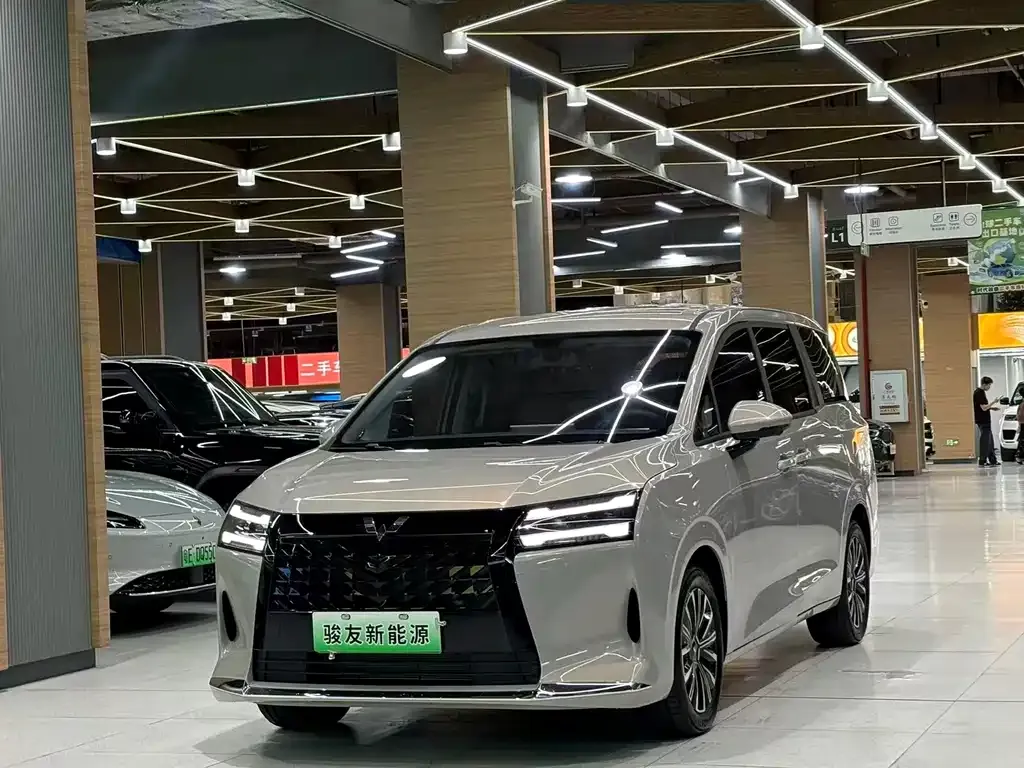 Wuling Starlight 730 New Energy