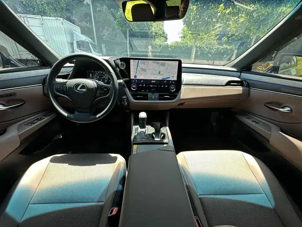 Lexus ES 2026 из CN, фото 7