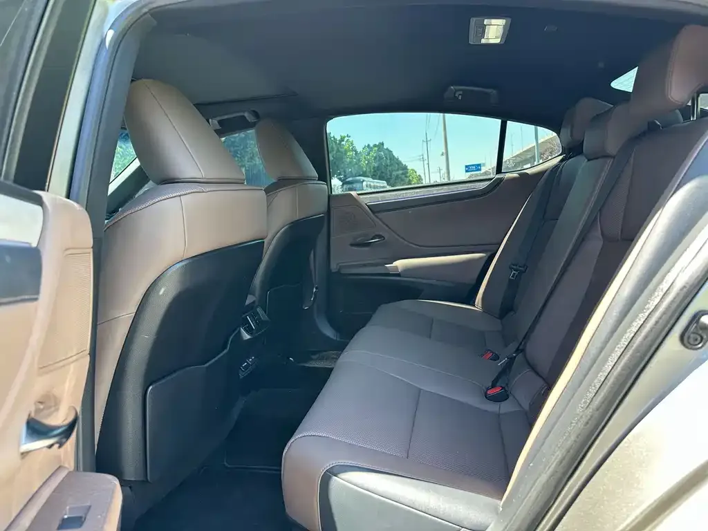 Lexus ES 2026 из CN, фото 2