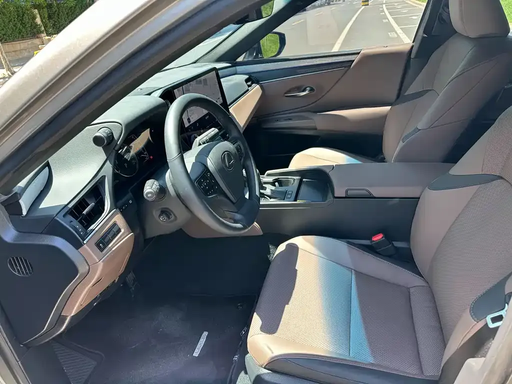 Lexus ES 2026 из CN, фото 8