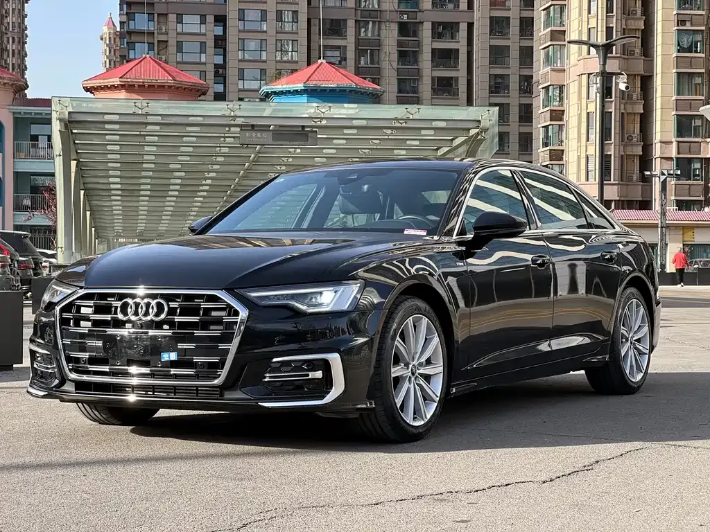 Audi A6L — фото 1