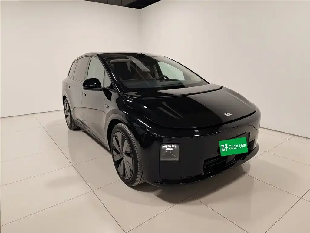 Li Auto i8 — фото 10