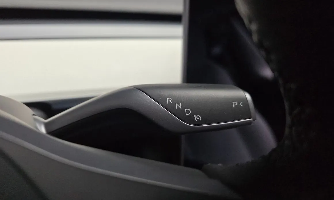 Tesla Model 3 — фото 2