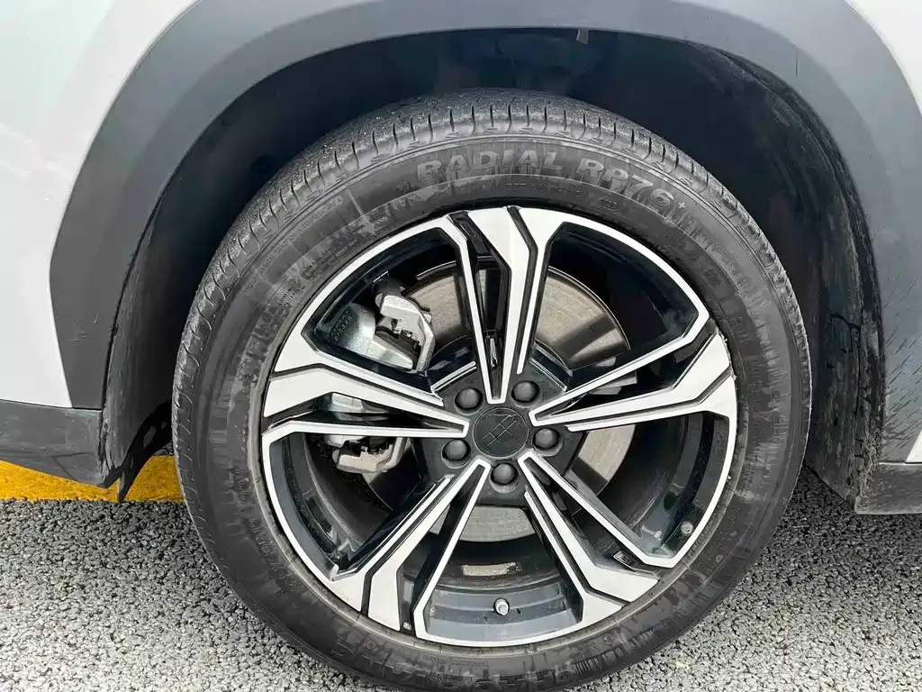 Geely Galaxy L7 — фото 10