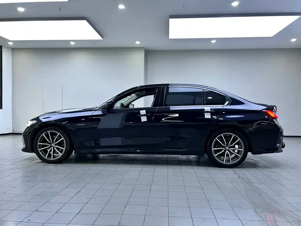 BMW 3 Series 2024 из CN, фото 10