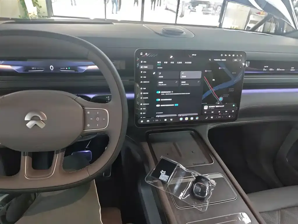 NIO ES8 — фото 10