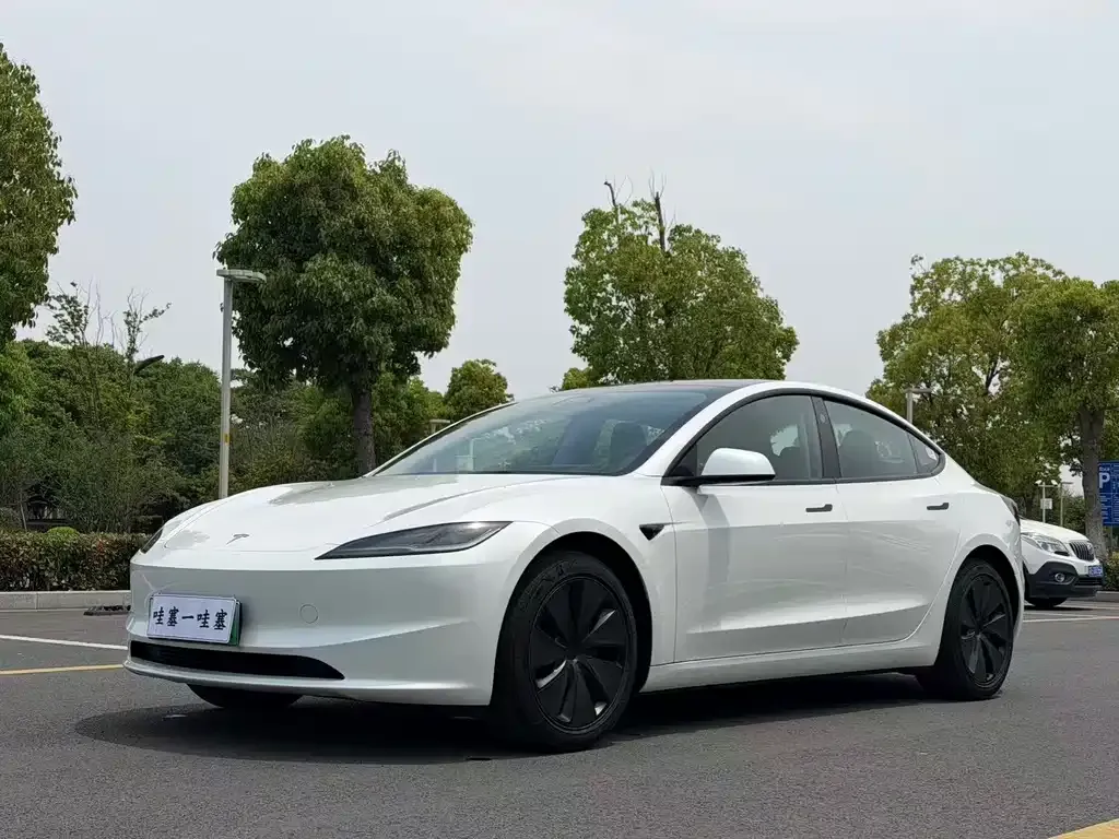 Tesla Model 3 — фото 7