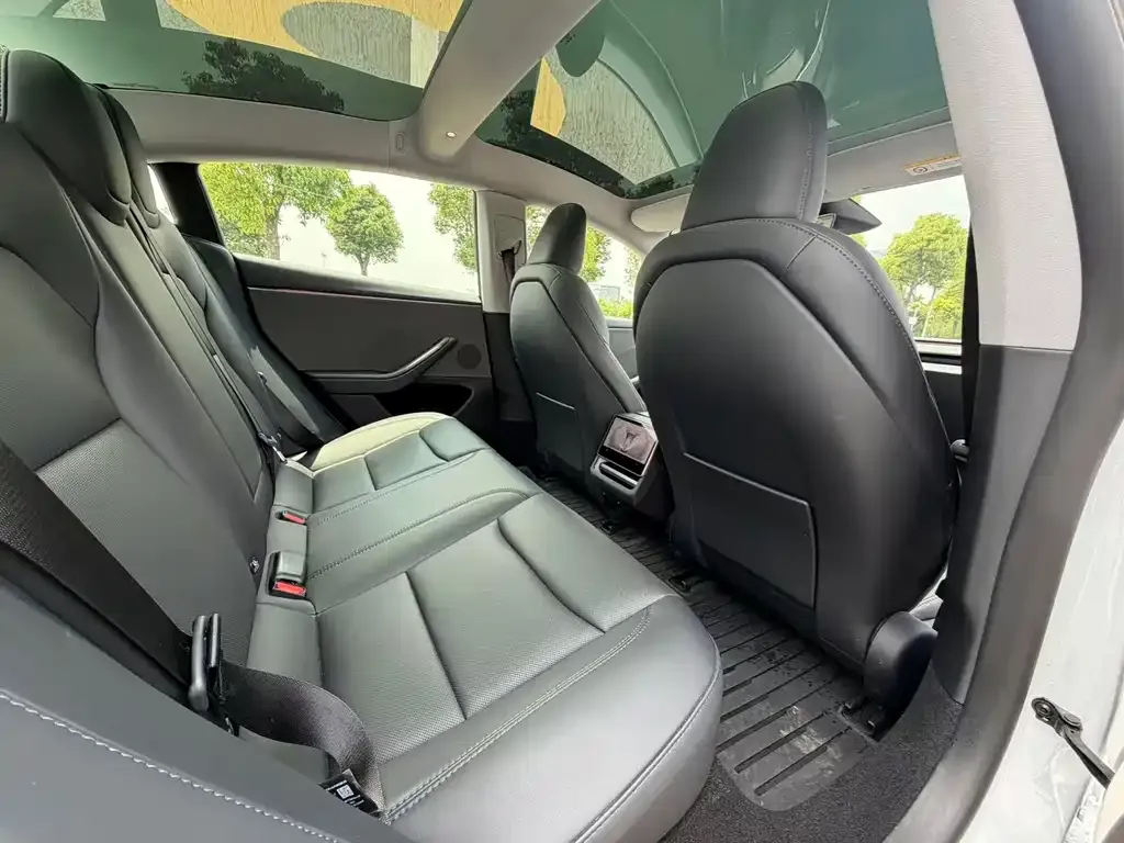 Tesla Model 3 — фото 6