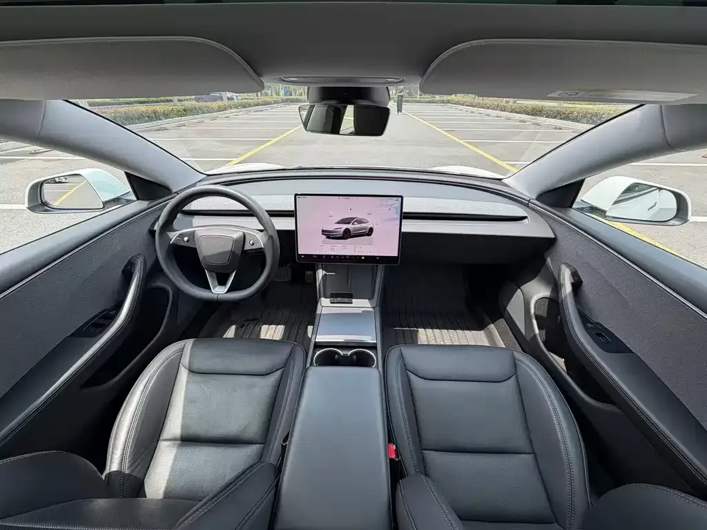 Tesla Model 3 — фото 5