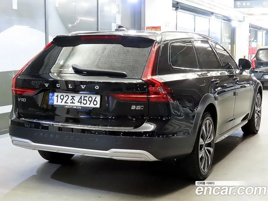 Volvo V90 2024 из KR, фото 3