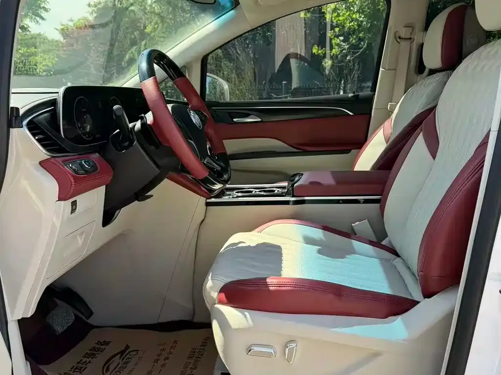 Buick GL8 2022 из CN, фото 3