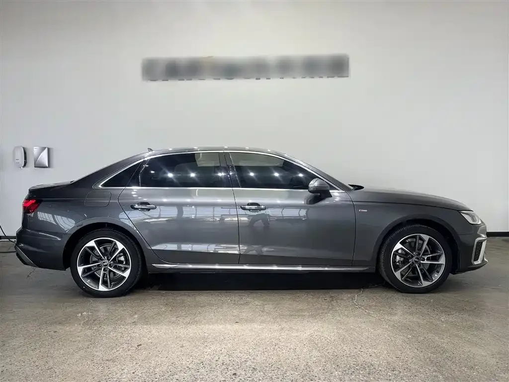 Audi A4L — фото 5