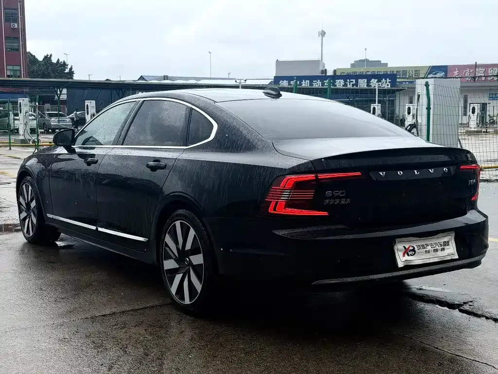 Volvo S90 PHEV — фото 4