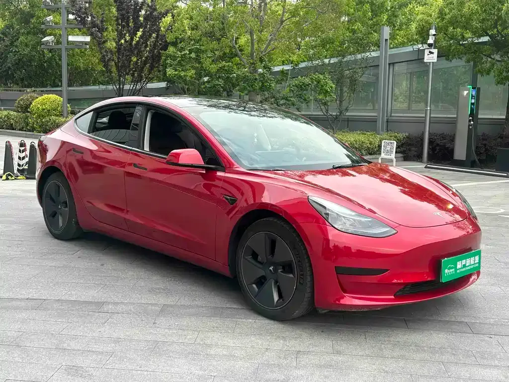 Tesla Model 3 — фото 7