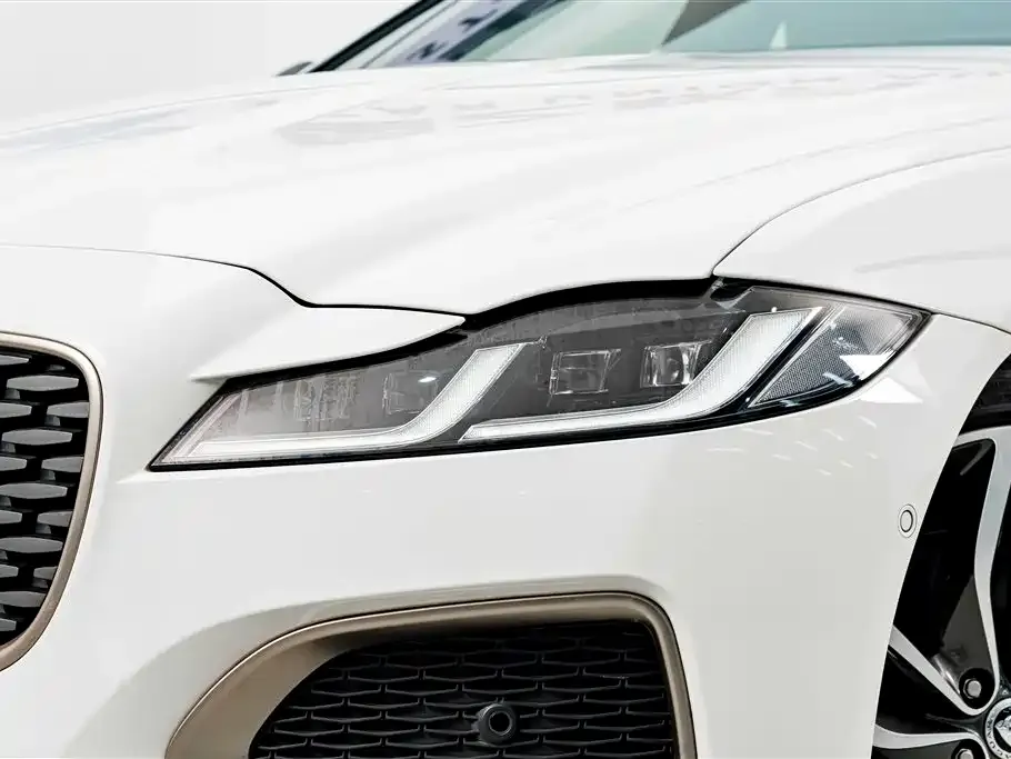 Jaguar XFL — фото 3