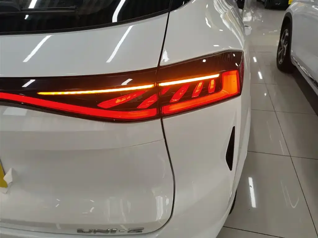 Changan UNI-Z 2024 из CN, фото 2