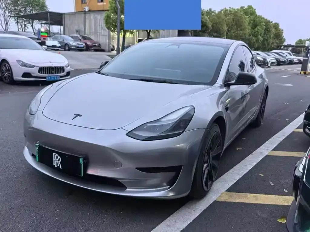 Tesla Model 3 — фото 1