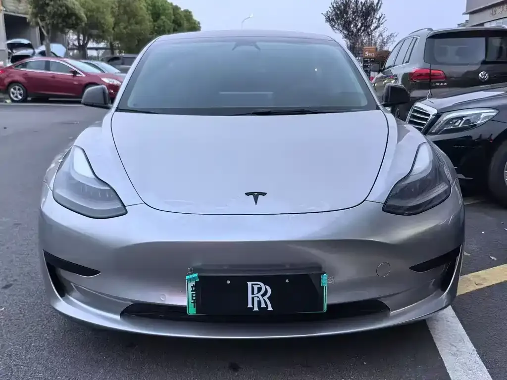 Tesla Model 3 — фото 4