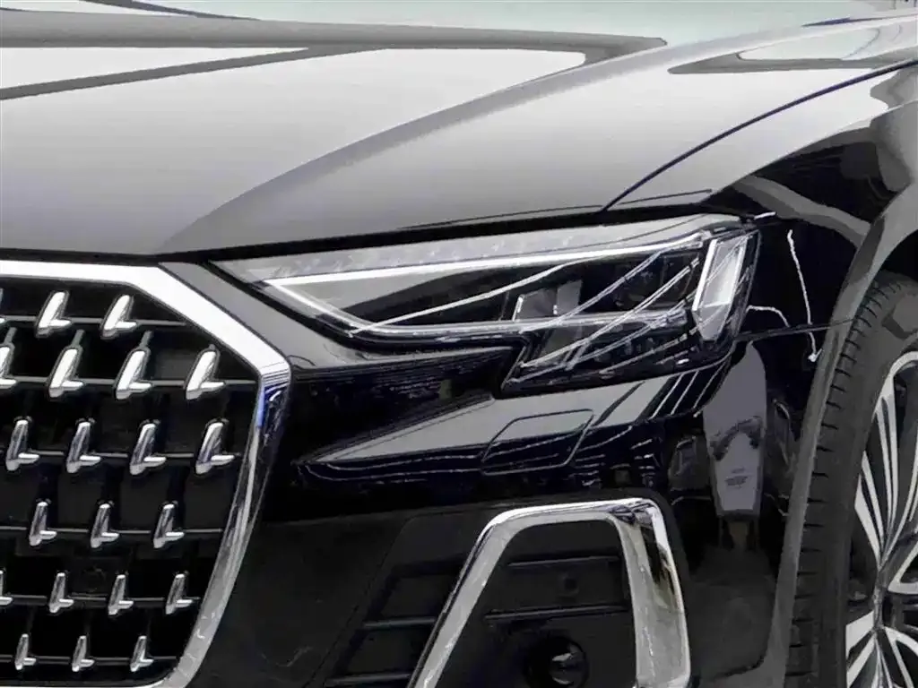 Audi A8 — фото 8
