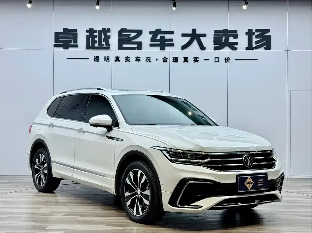 Volkswagen Tiguan L — фото 7