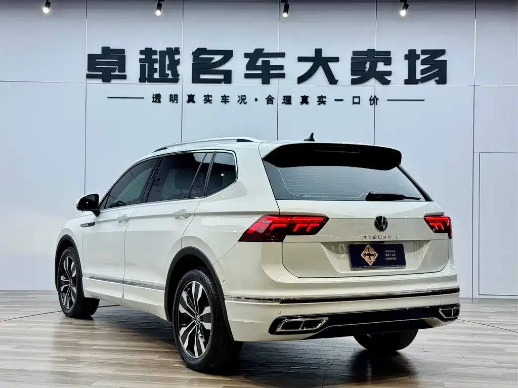 Volkswagen Tiguan L — фото 8