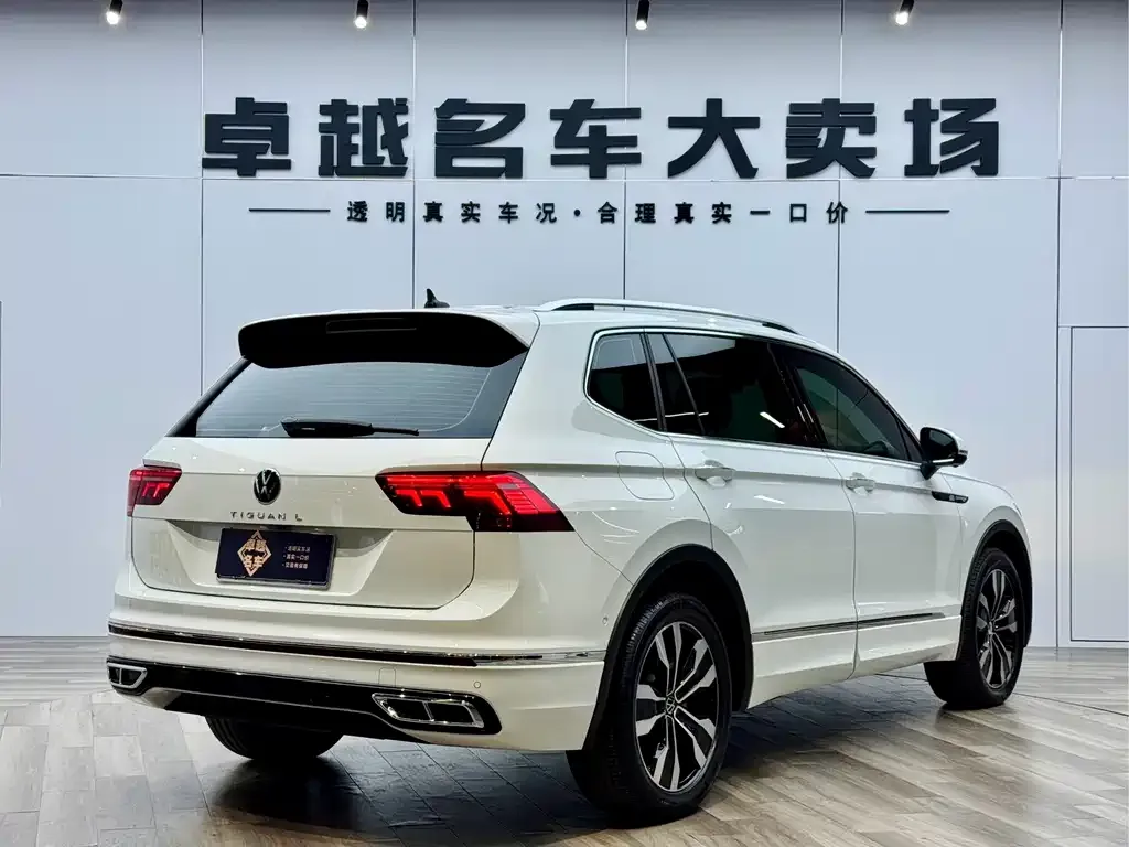 Volkswagen Tiguan L — фото 6