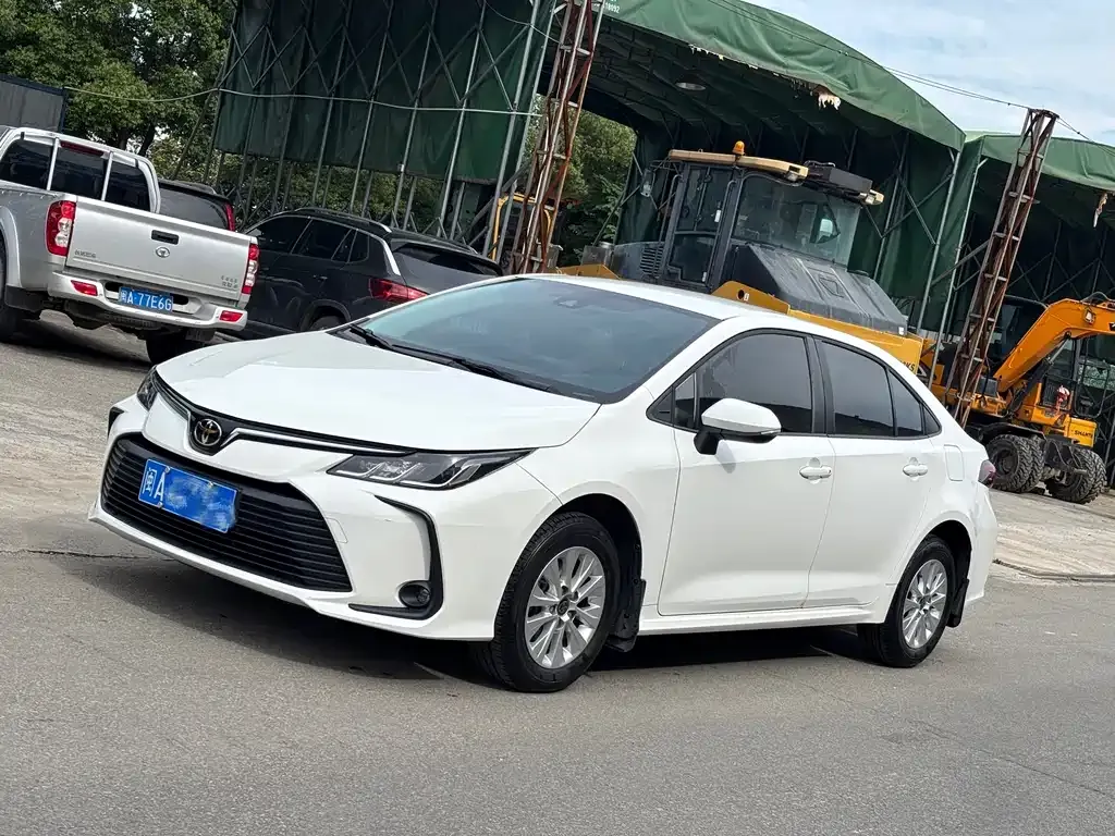 Toyota Corolla — фото 1