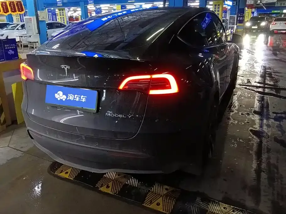 Tesla Model Y — фото 7