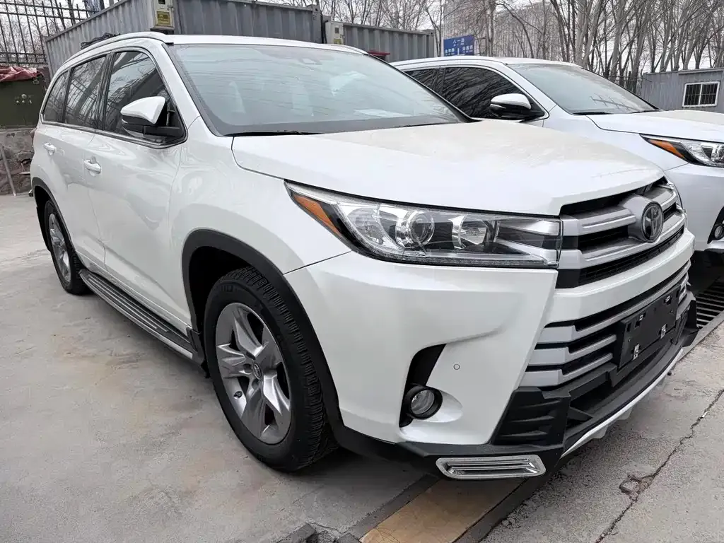 Toyota Highlander — фото 3
