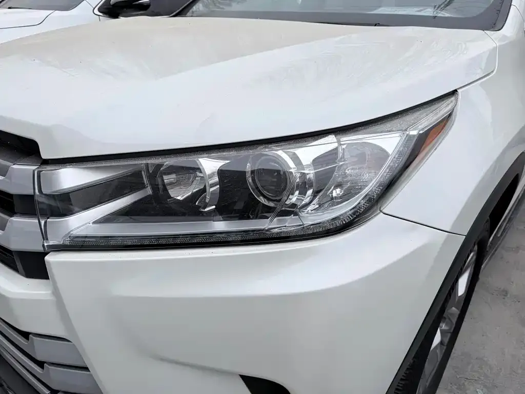 Toyota Highlander — фото 10