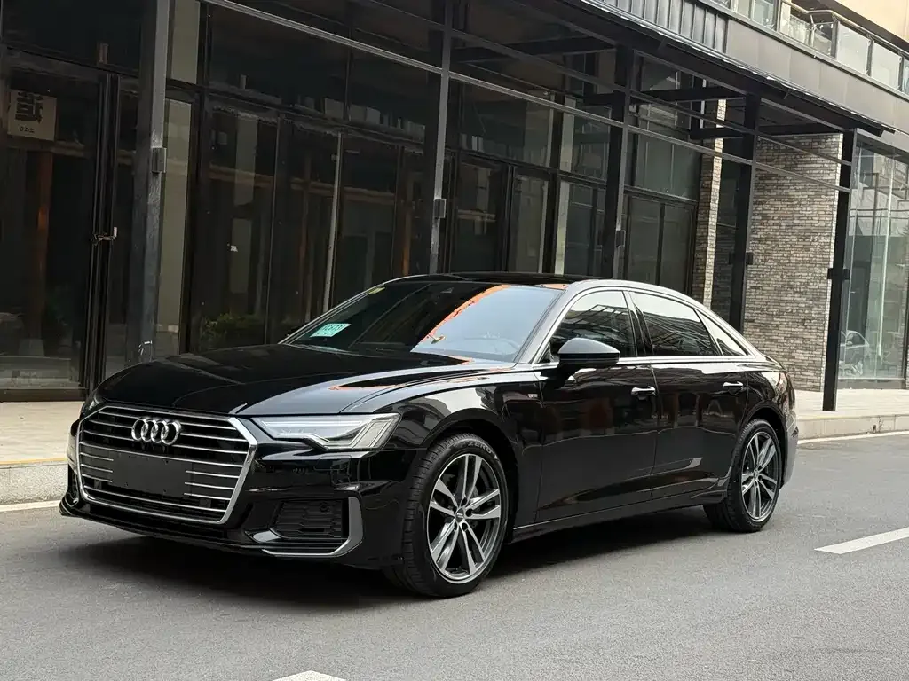 Audi A6L — фото 1