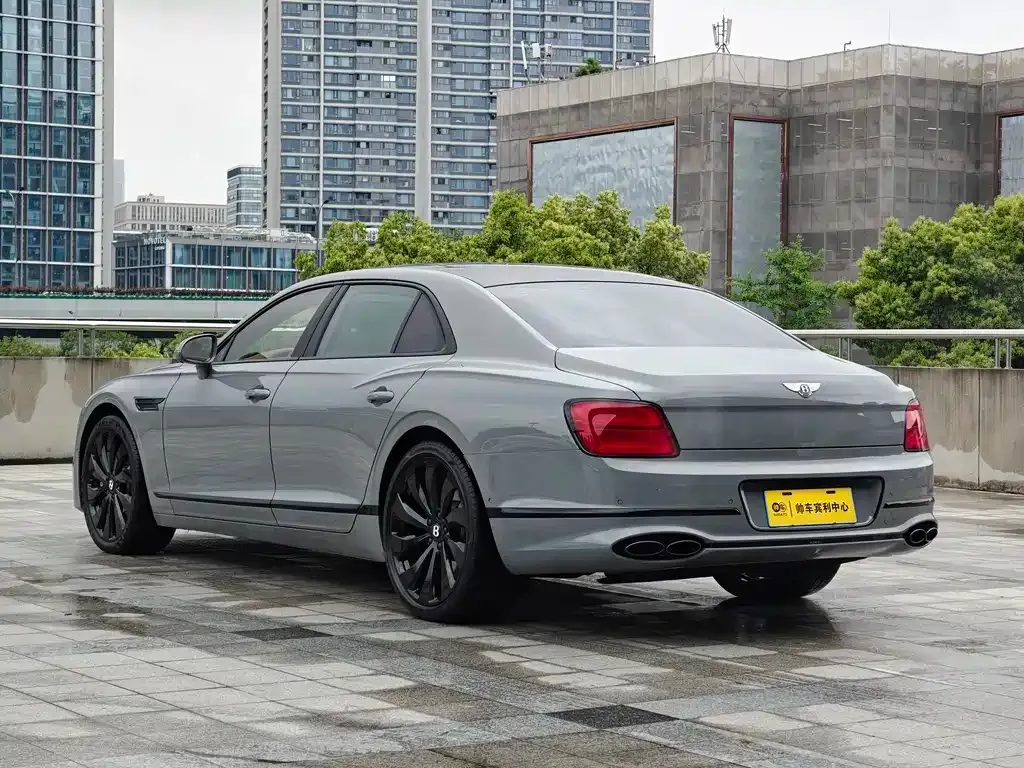 Bentley Flying Spur — фото 5