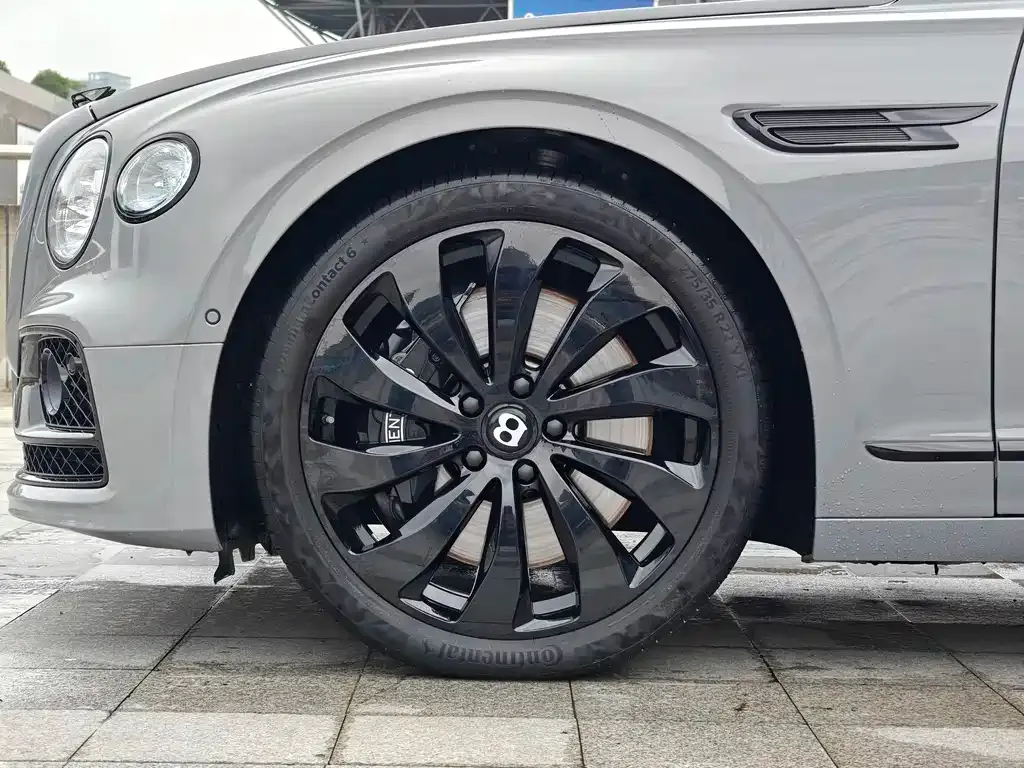 Bentley Flying Spur — фото 7